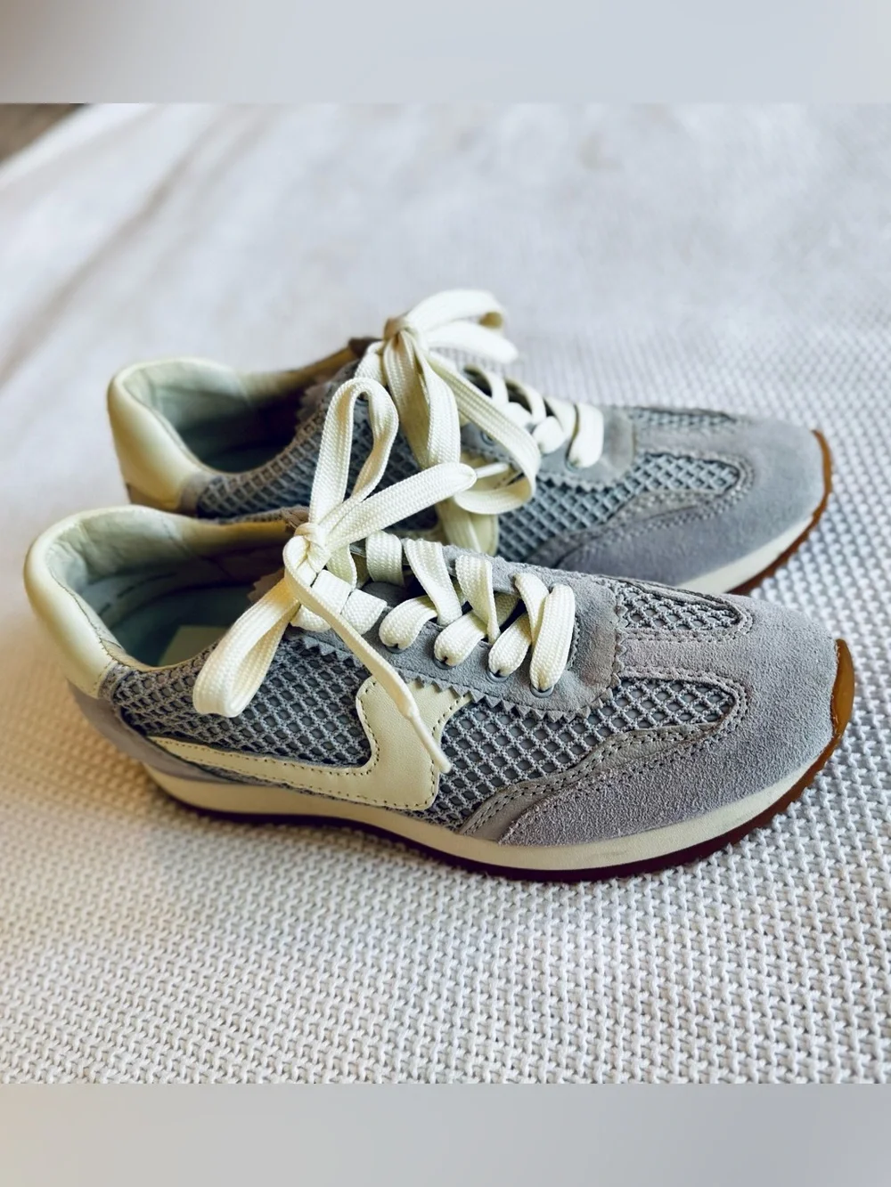 DOLCE VITA B.ntcd Mesh Light Grey Leather & Cream Retro Sneakers Runner Shoes